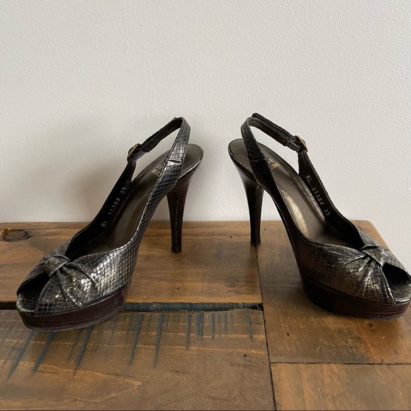 STUART WEITZMAN Metallic Peep Toe Sling Back Heels - Picture 5 of 9